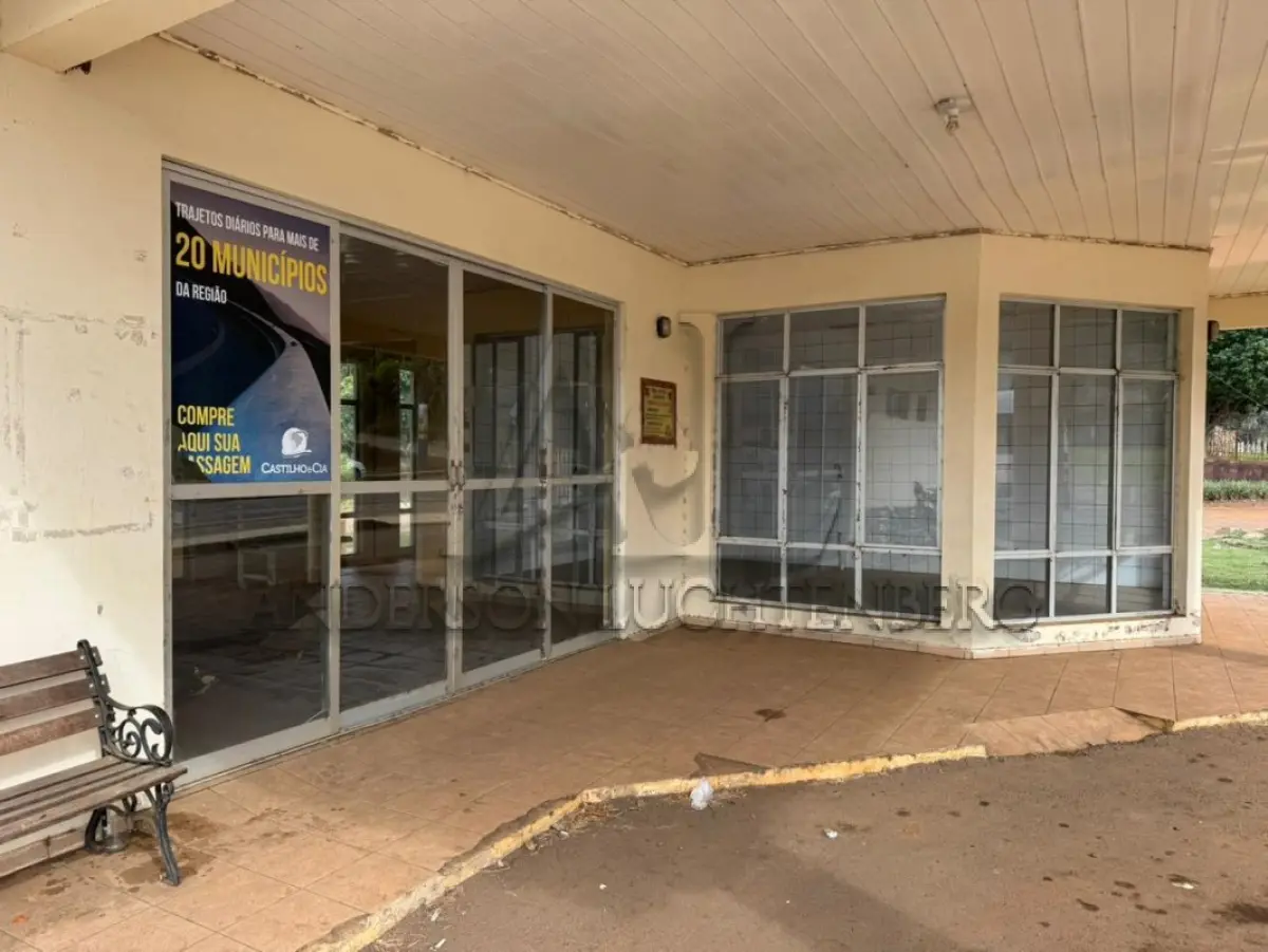 LOTE 003 - Portas e aberturas usadas da rodoviária para reaproveitamento