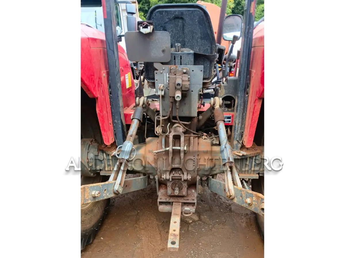 LOTE 007 - TRATOR MASSEY FERGUSON MF 4275 – ANO 2013