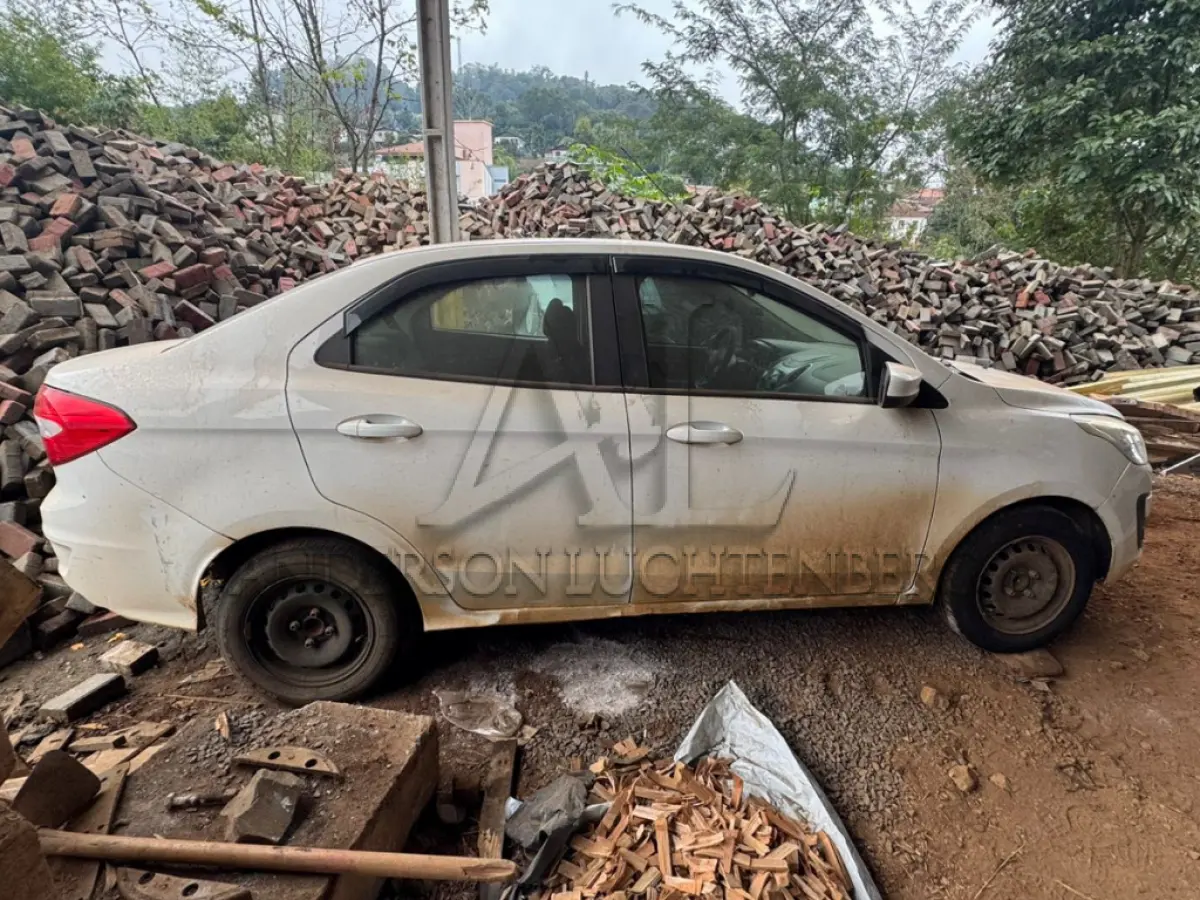 LOTE 005 - FORD KA SE 1.5 SEDAN C 2019