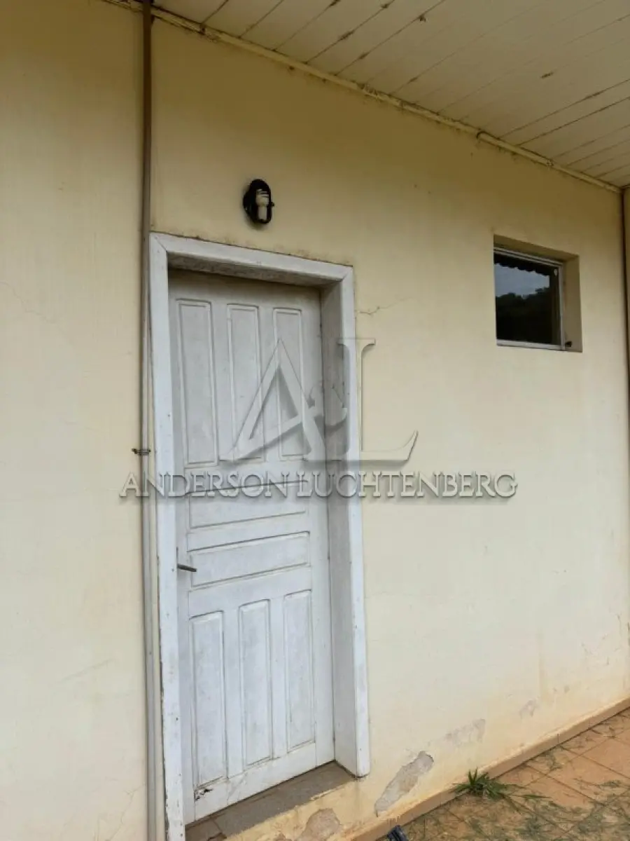 LOTE 003 - Portas e aberturas usadas da rodoviária para reaproveitamento