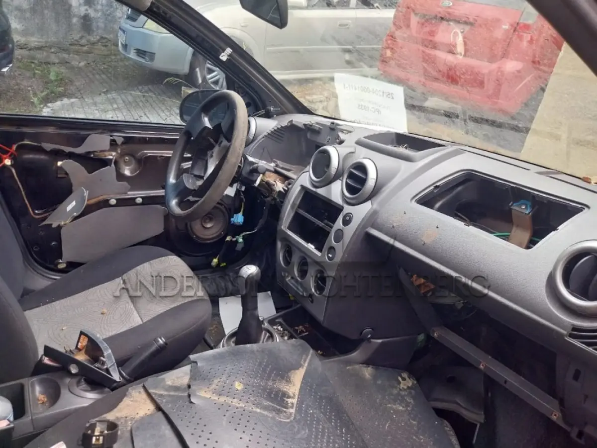 LOTE 045 - FORD/FIESTA SEDAN 1.6 FLEX
