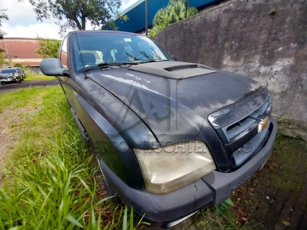 LOTE 056 - GM/BLAZER ADVANTAGE