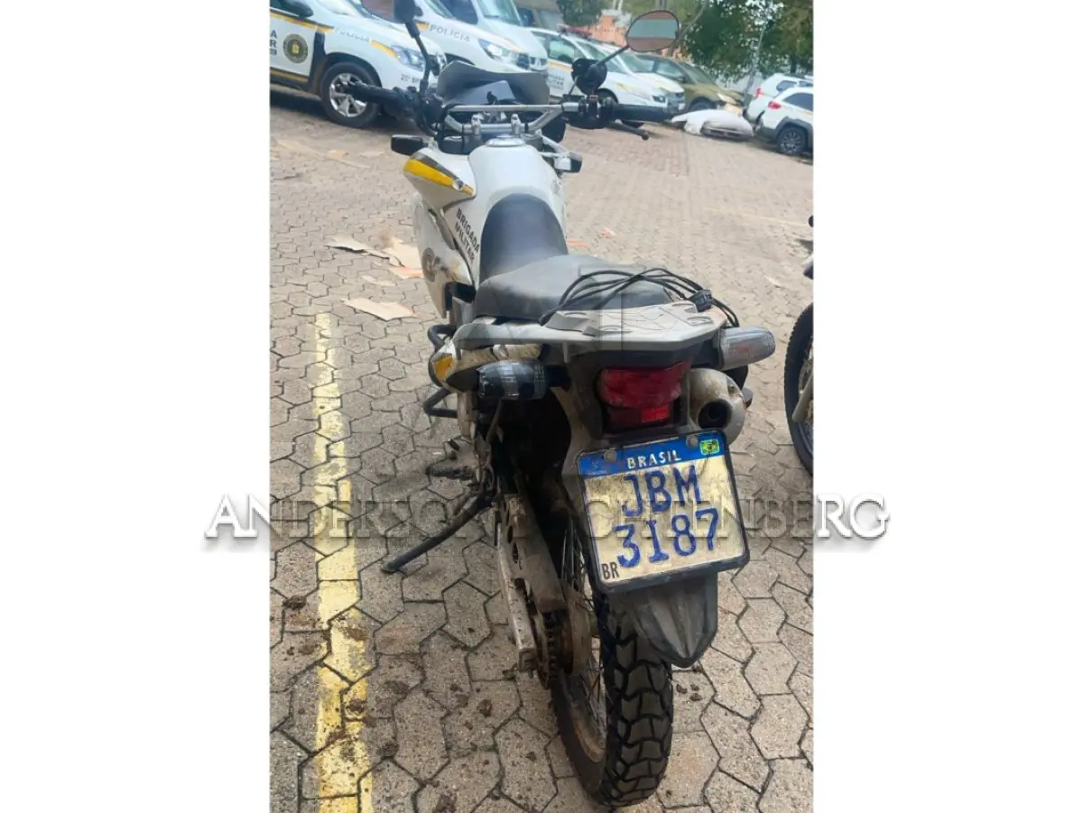 LOTE 081 - HONDA/XRE 300