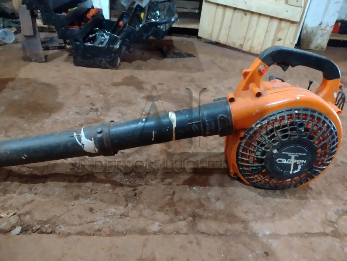 LOTE 017 - Sucatas dos itens compressor, roçadeiras e sopradores
