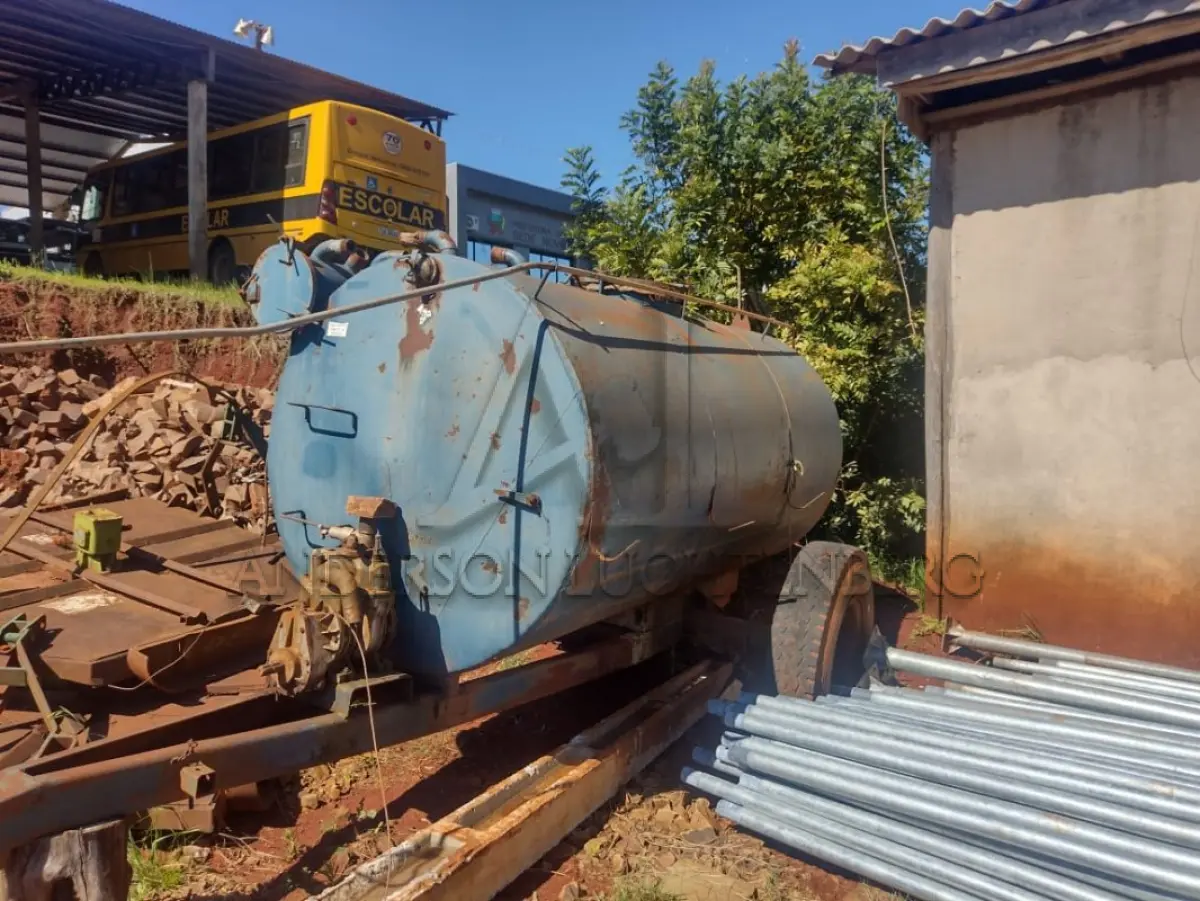 LOTE 016 - Distribuidor de adubo líquido 4.0 capacidade de 4000L
