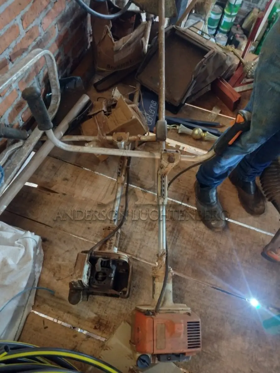 LOTE 017 - Sucatas dos itens compressor, roçadeiras e sopradores