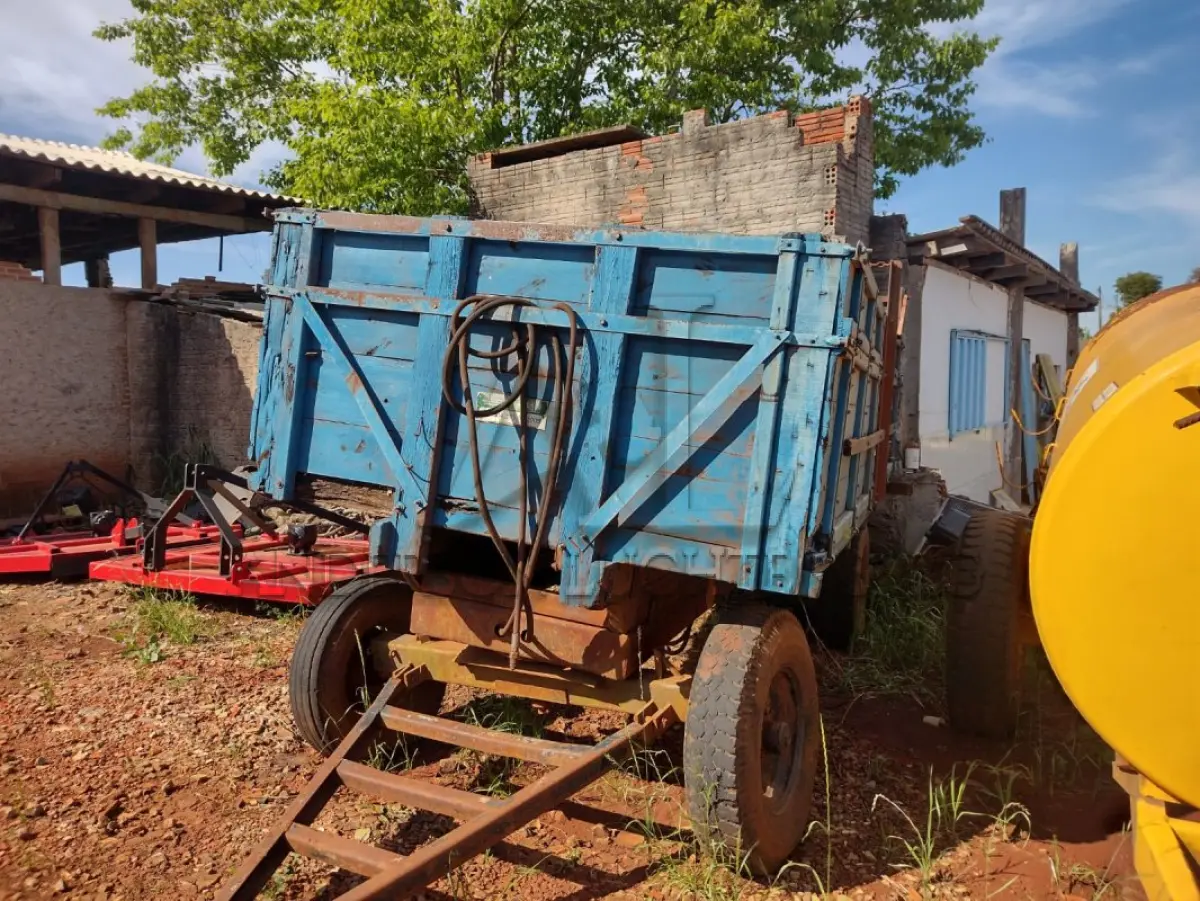 LOTE 014 - Carreta Agrícola Basculante 6T