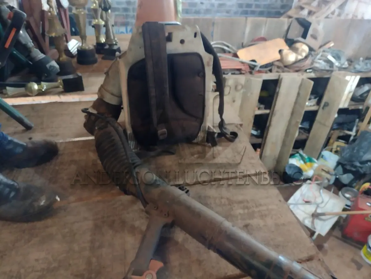 LOTE 017 - Sucatas dos itens compressor, roçadeiras e sopradores