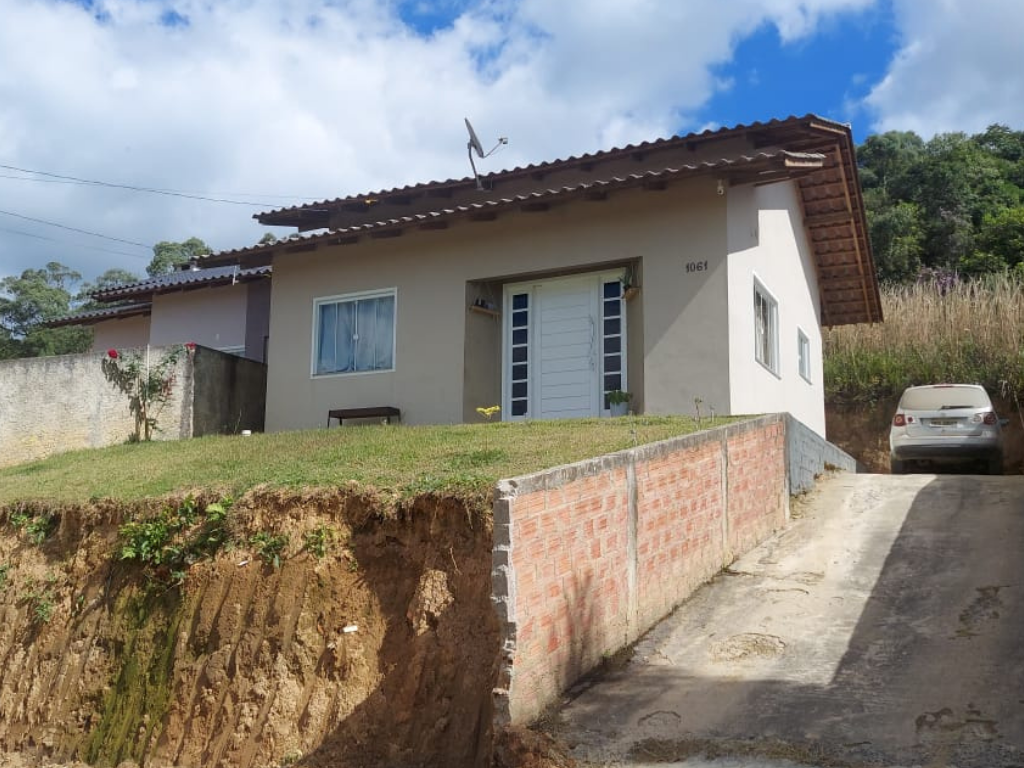 Terreno com casa de alvenaria em São Bento do Sul-SC